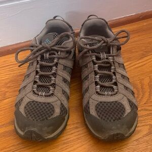 Columbia hiking shoes